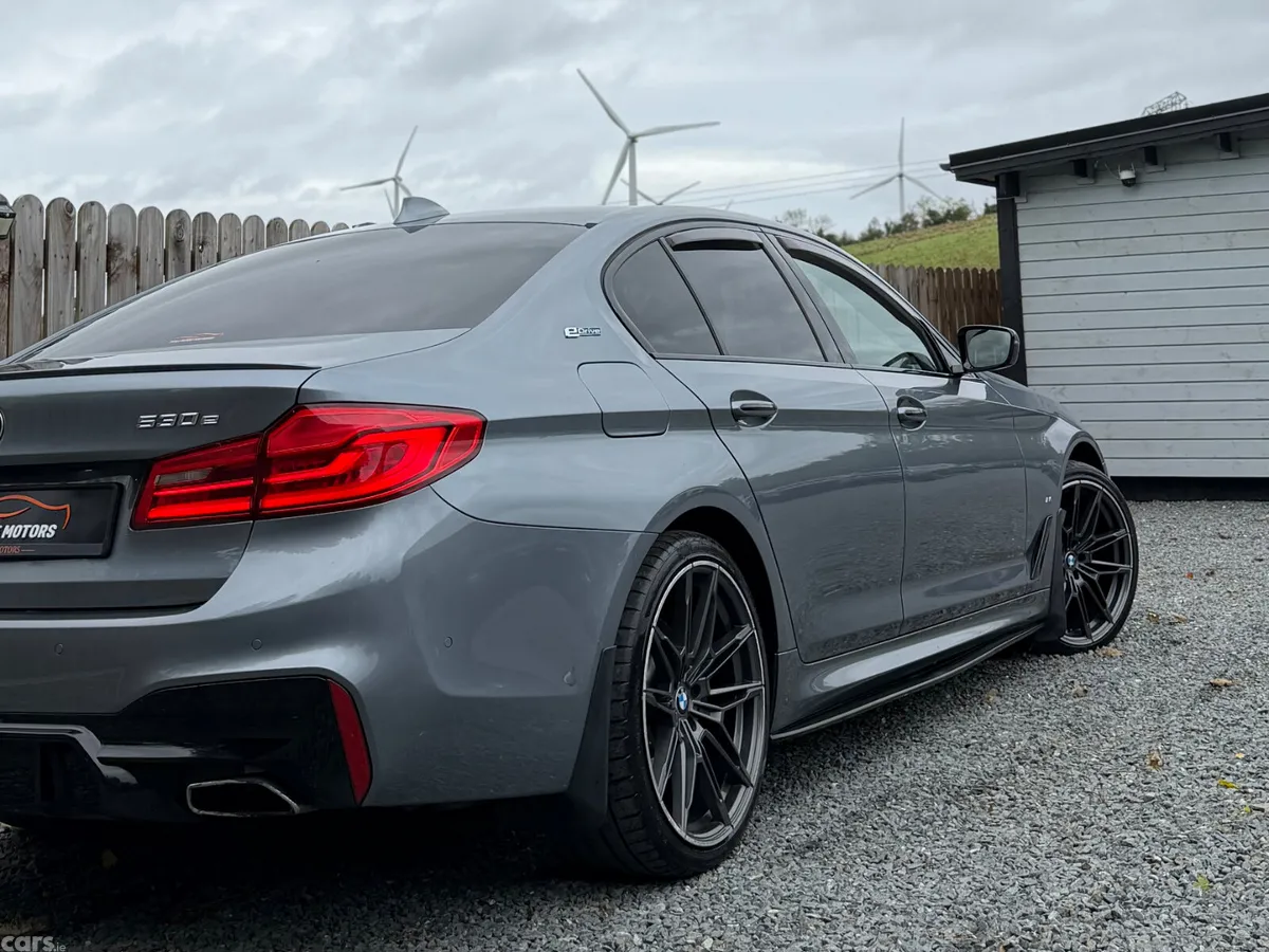 BMW 5-Series Saloon, Petrol Plug-in Hybrid, 2018, Blue