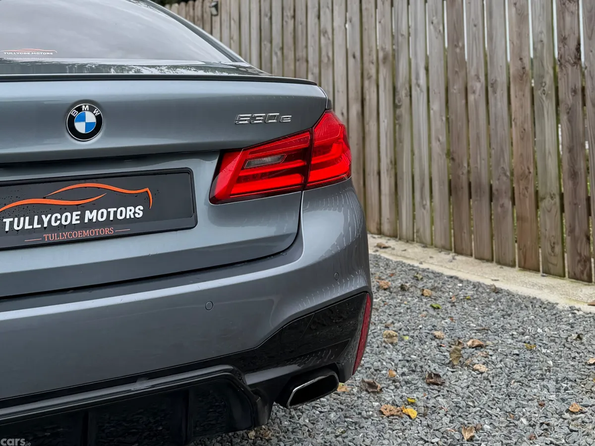 BMW 5-Series Saloon, Petrol Plug-in Hybrid, 2018, Blue