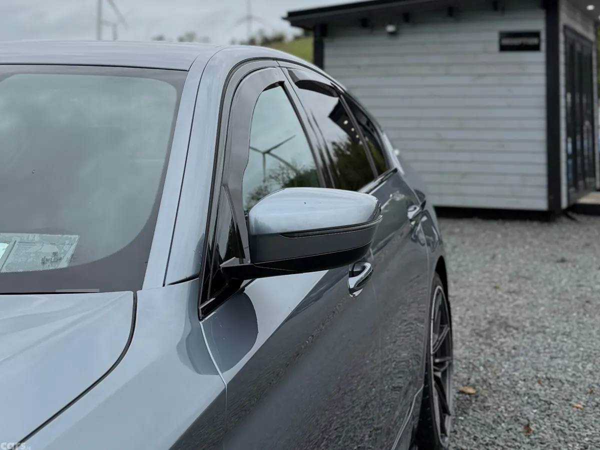 BMW 5-Series Saloon, Petrol Plug-in Hybrid, 2018, Blue