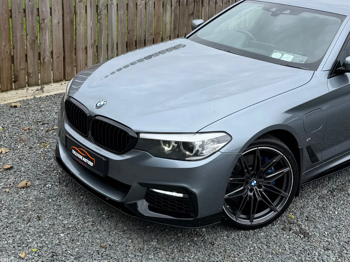 BMW 5-Series Saloon, Petrol Plug-in Hybrid, 2018, Blue