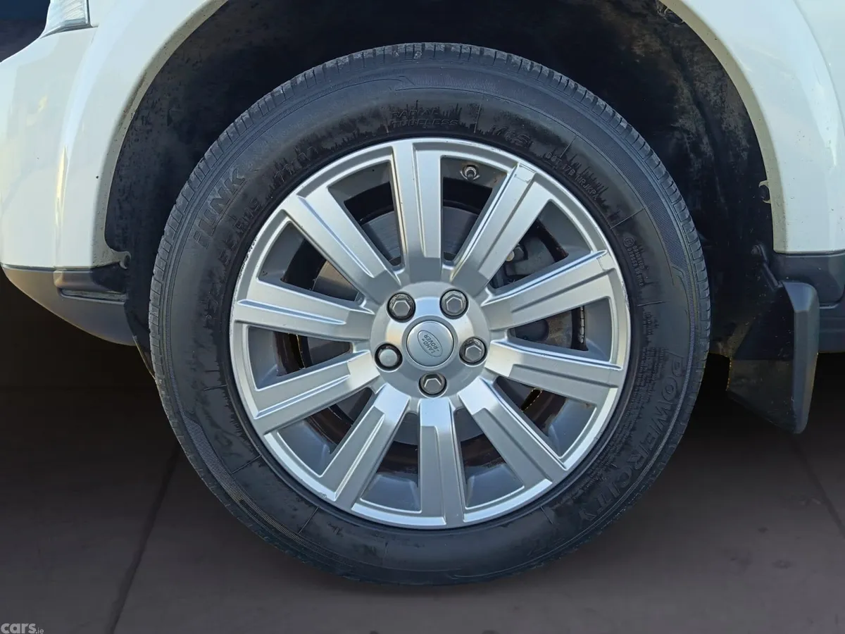 Land Rover Discovery SUV, Diesel, 2016, White