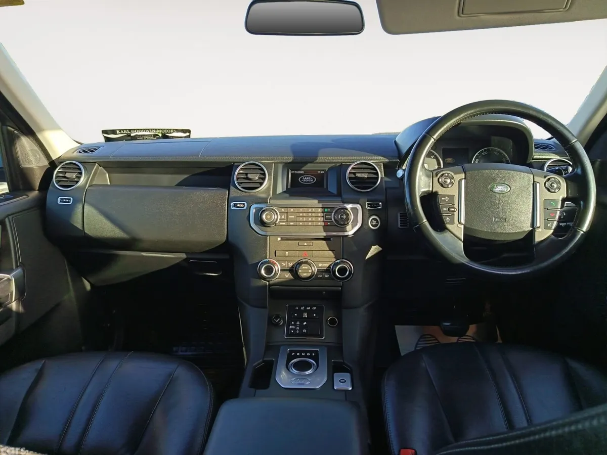 Land Rover Discovery SUV, Diesel, 2016, White