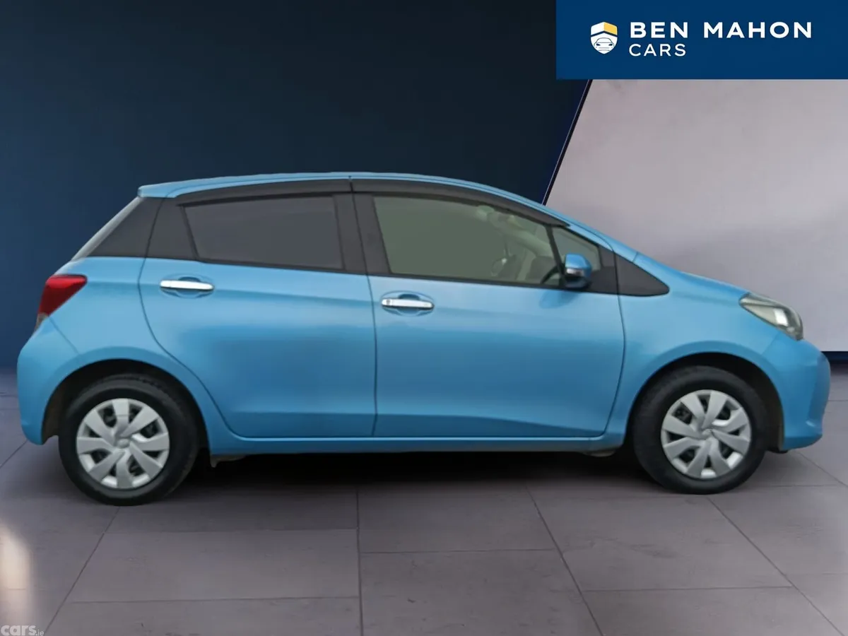 Toyota Vitz Hatchback, Petrol, 2015, Blue