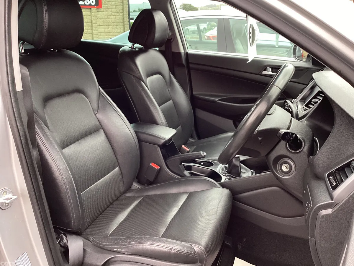Hyundai Tucson SUV, Diesel, 2016, Silver