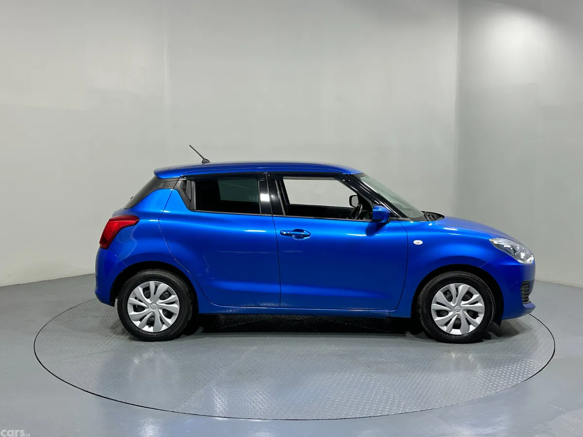 Suzuki Swift Hatchback, Petrol, 2023, Blue