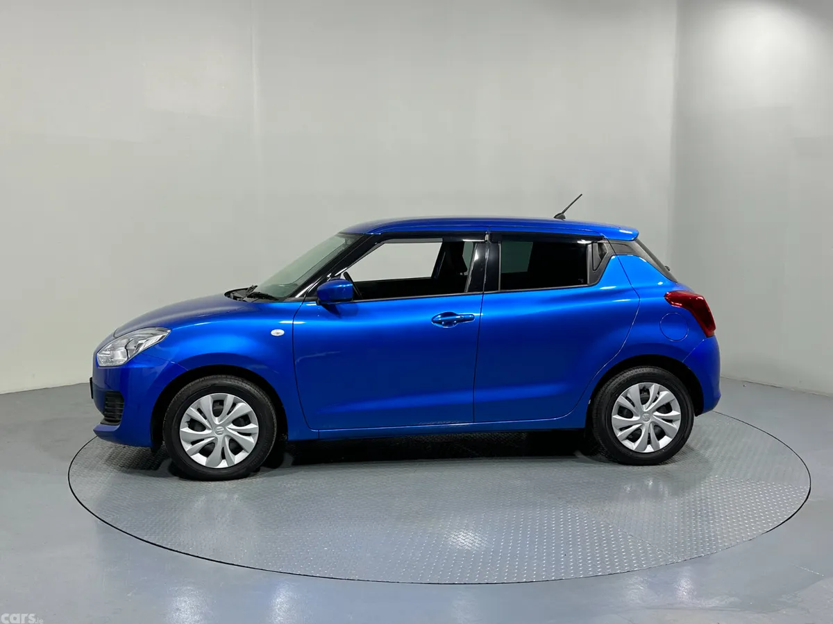 Suzuki Swift Hatchback, Petrol, 2023, Blue