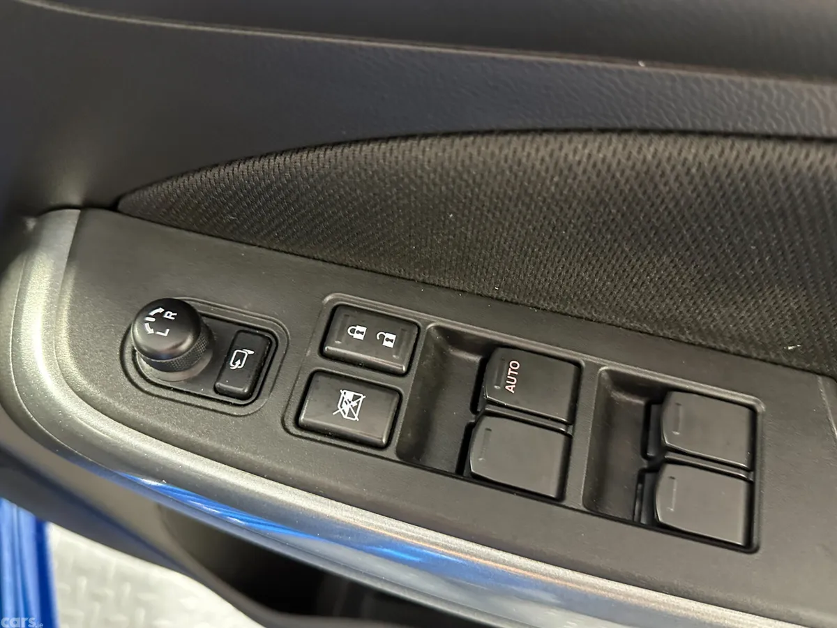 Suzuki Swift Hatchback, Petrol, 2023, Blue