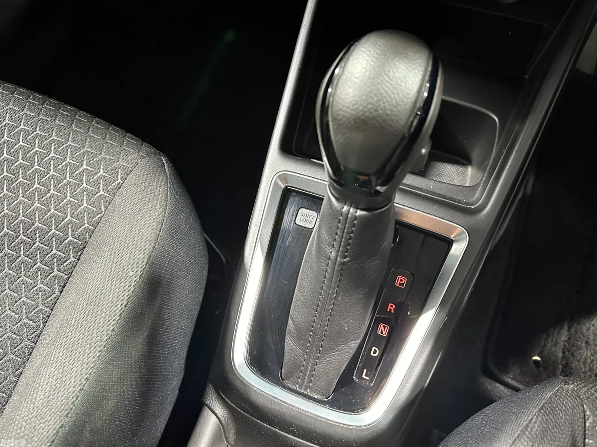 Suzuki Swift Hatchback, Petrol, 2023, Blue
