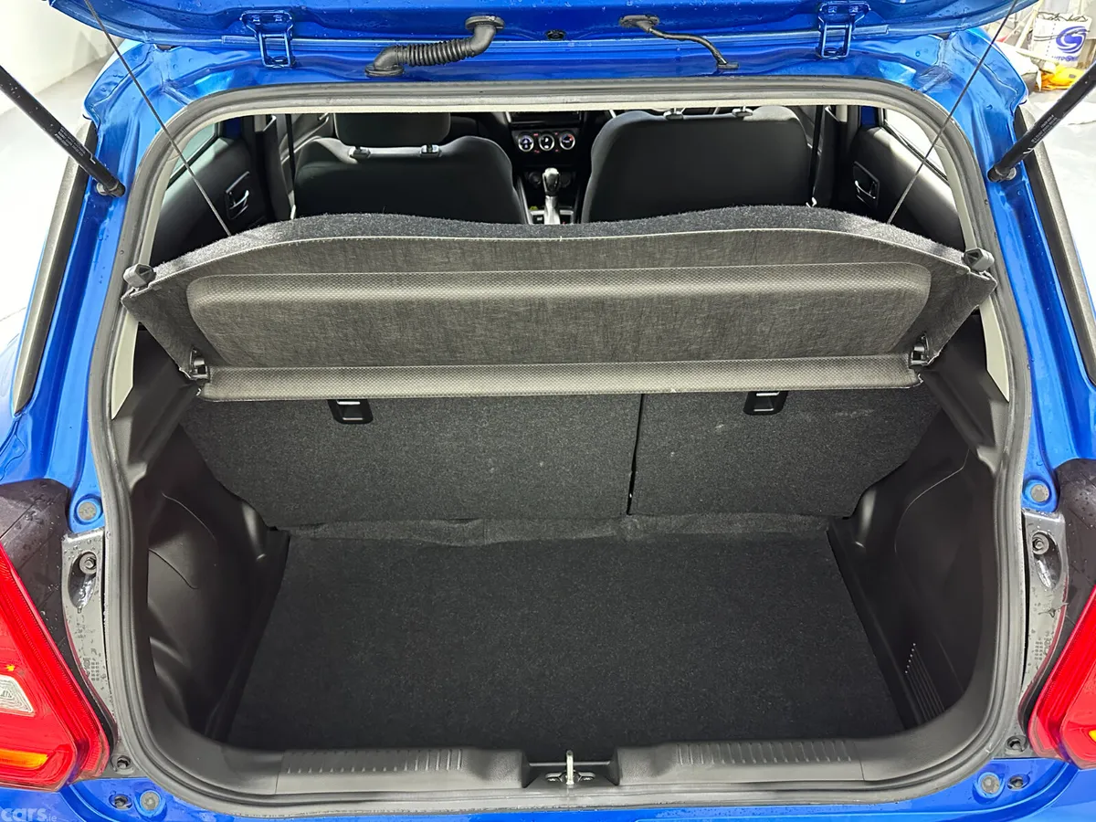 Suzuki Swift Hatchback, Petrol, 2023, Blue