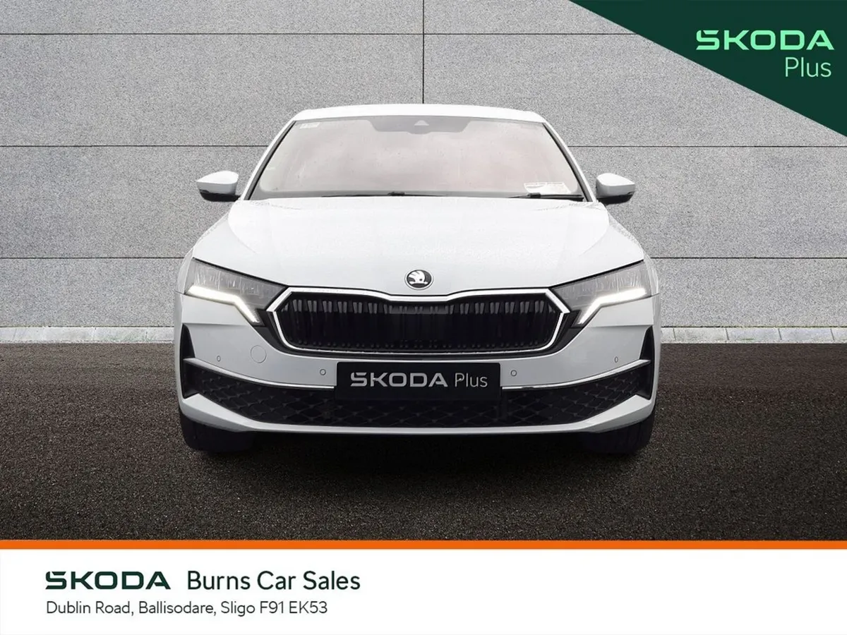 Skoda Octavia Saloon, Diesel, 2024, White