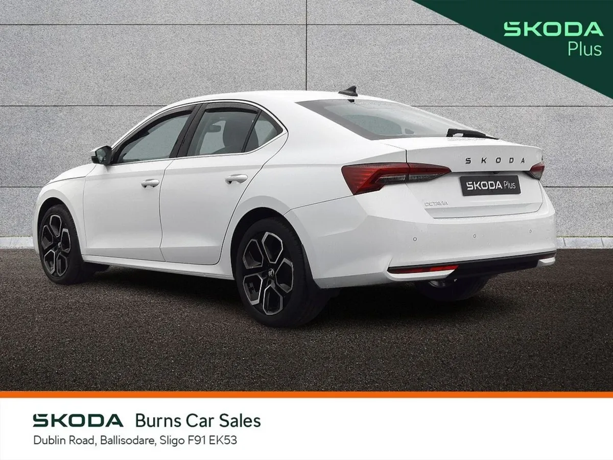 Skoda Octavia Saloon, Diesel, 2024, White