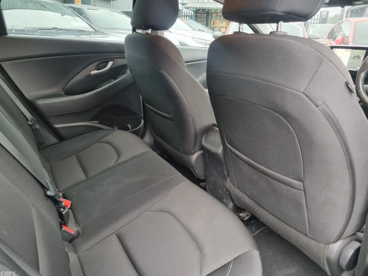 Hyundai i30 Hatchback, Petrol, 2018, Brown