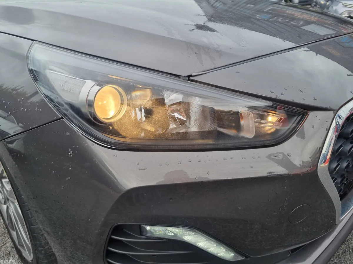 Hyundai i30 Hatchback, Petrol, 2018, Brown