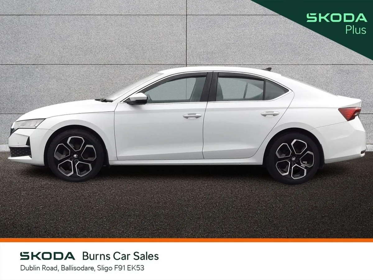 Skoda Octavia Saloon, Diesel, 2024, White