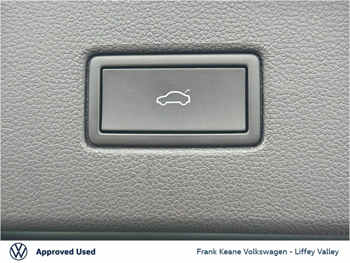 Volkswagen Tiguan SUV, Petrol Plug-in Hybrid, 2023, Black