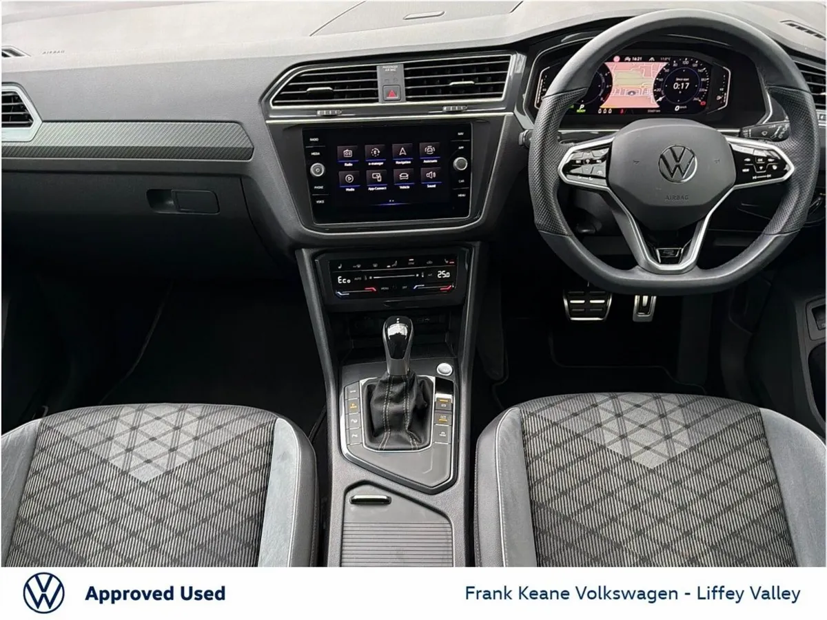 Volkswagen Tiguan SUV, Petrol Plug-in Hybrid, 2023, Black