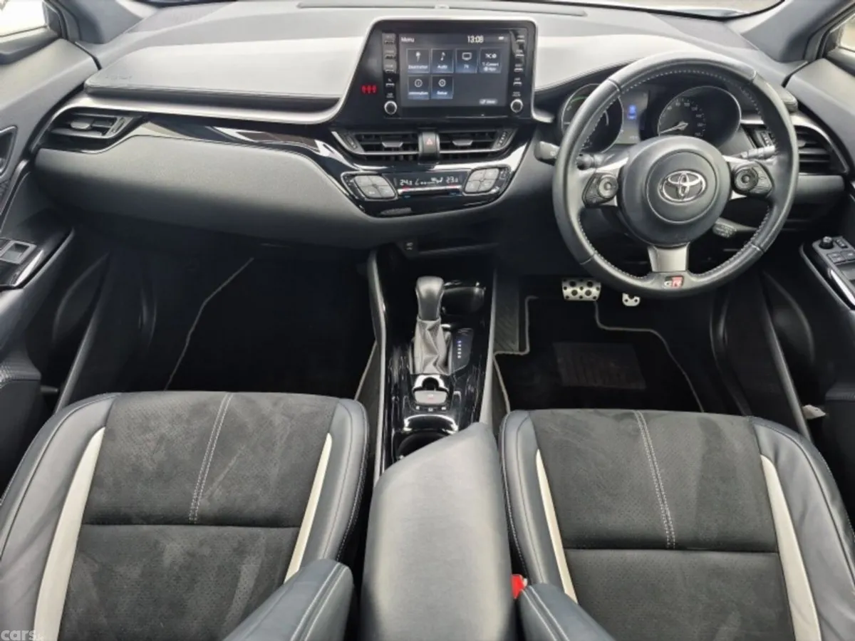 Toyota C-HR SUV, Petrol Hybrid, 2020, White