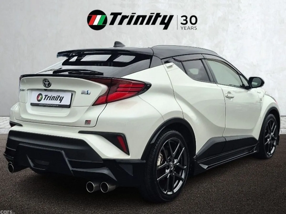 Toyota C-HR SUV, Petrol Hybrid, 2020, White