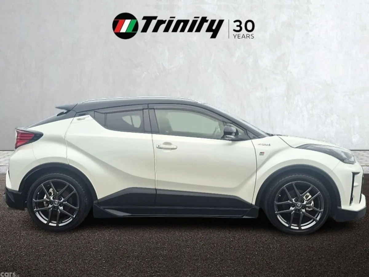 Toyota C-HR SUV, Petrol Hybrid, 2020, White
