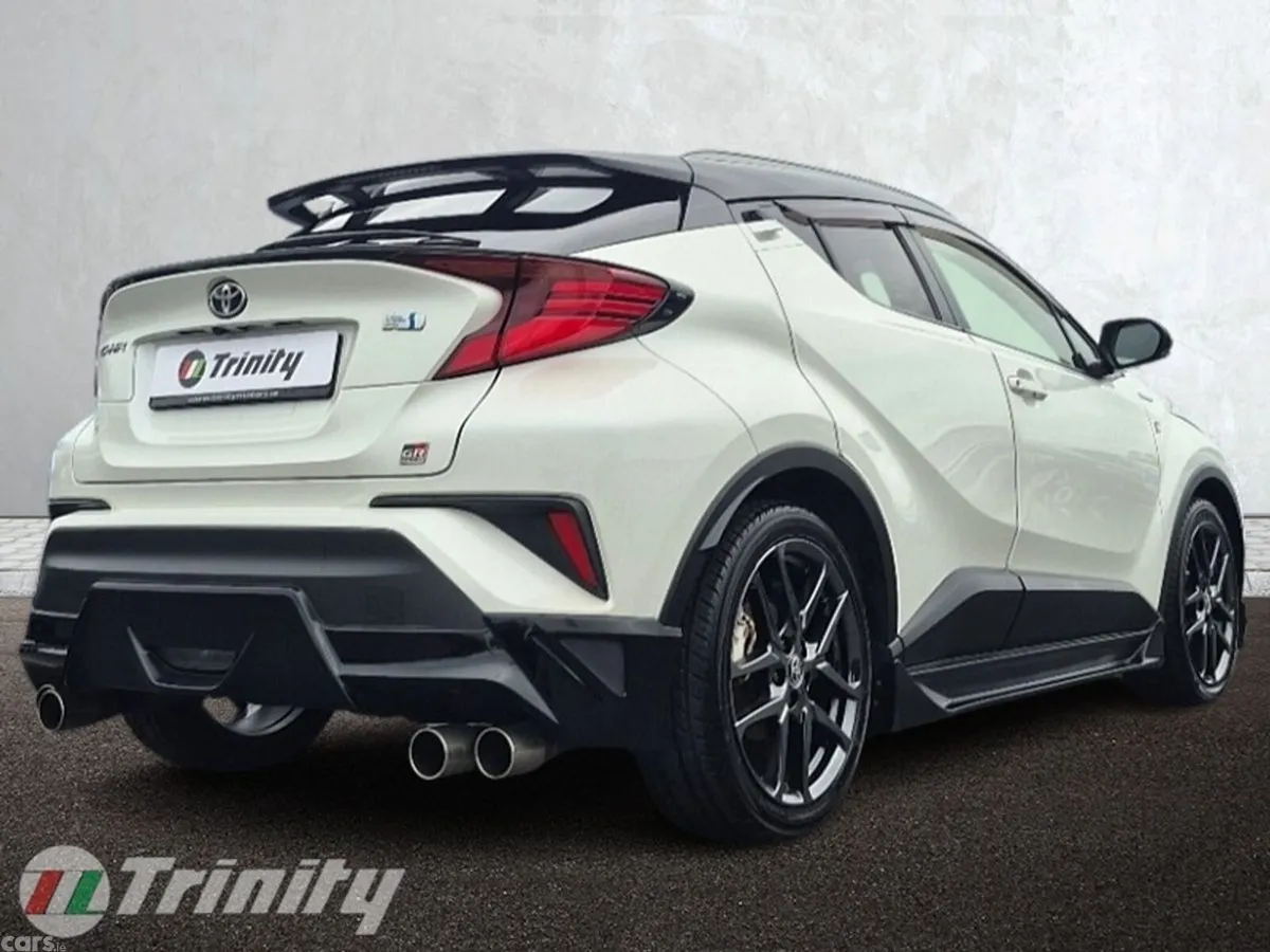Toyota C-HR SUV, Petrol Hybrid, 2020, White