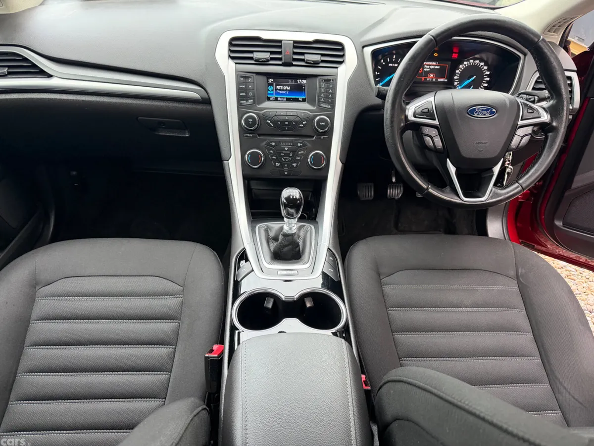 Ford Mondeo Hatchback, Diesel, 2016, Red