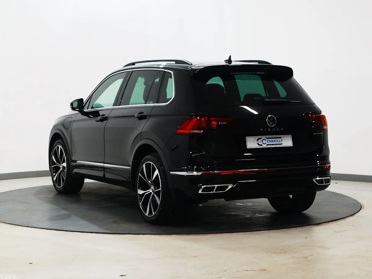 Volkswagen Tiguan SUV, Petrol Hybrid, 2023, Black