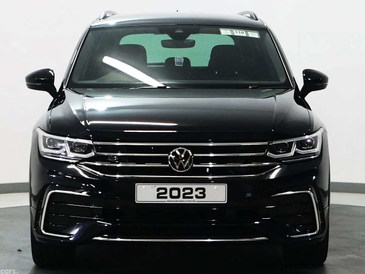 Volkswagen Tiguan SUV, Petrol Hybrid, 2023, Black