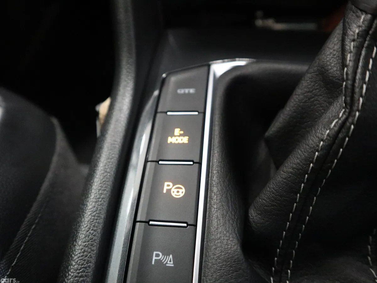 Volkswagen Tiguan SUV, Petrol Hybrid, 2023, Black