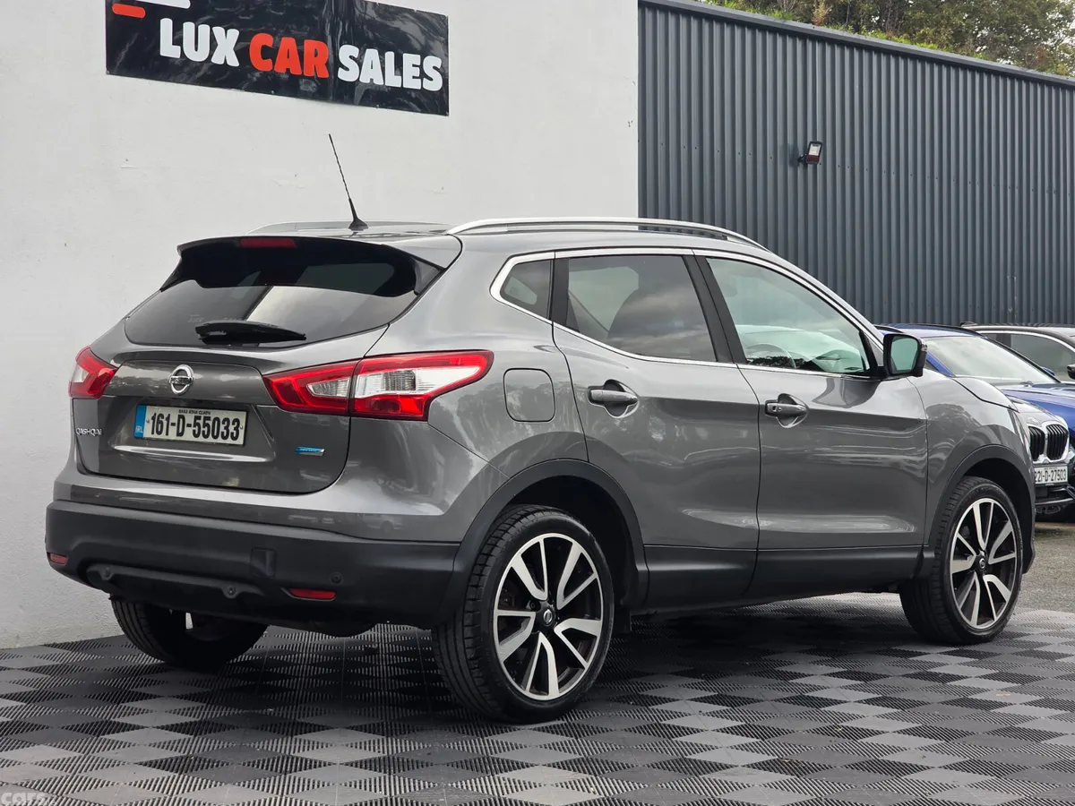 Nissan Qashqai Hatchback, Diesel, 2016, Grey