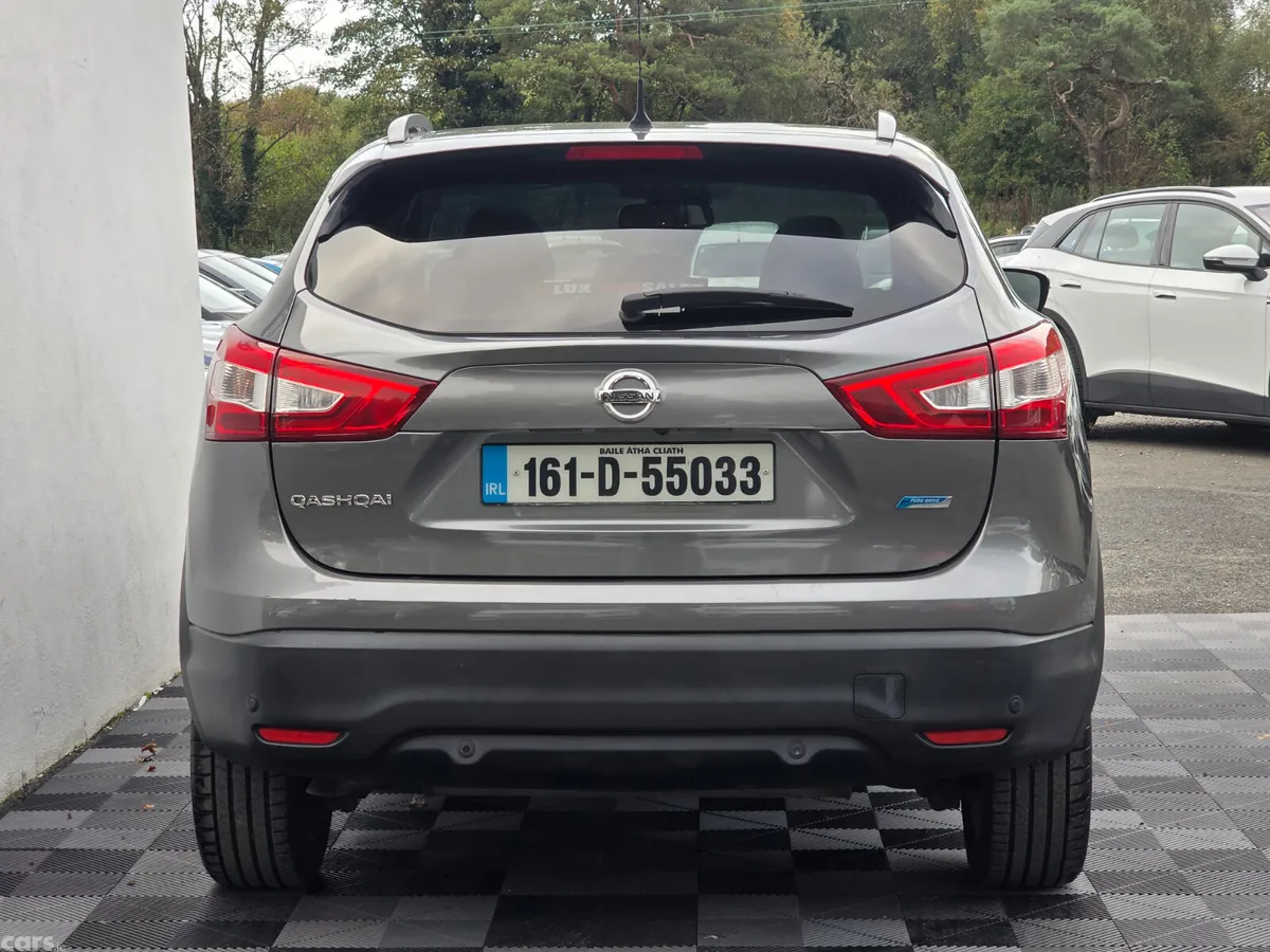 Nissan Qashqai Hatchback, Diesel, 2016, Grey