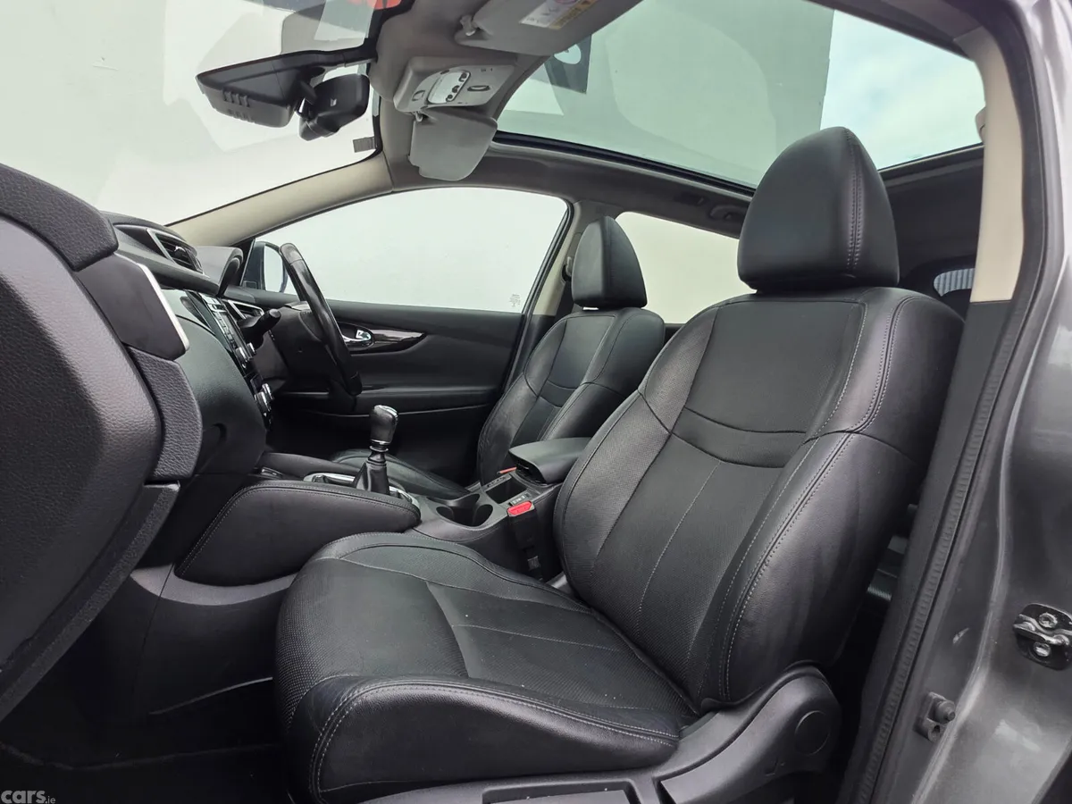 Nissan Qashqai Hatchback, Diesel, 2016, Grey