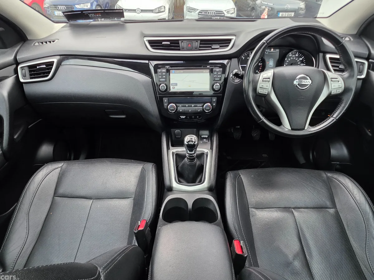 Nissan Qashqai Hatchback, Diesel, 2016, Grey