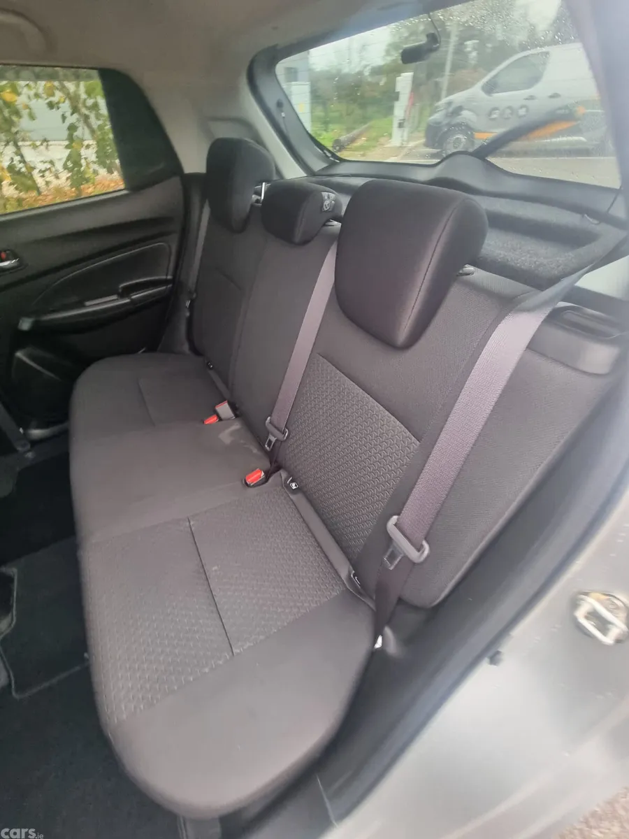 Suzuki Swift Hatchback, Petrol, 2019, Silver