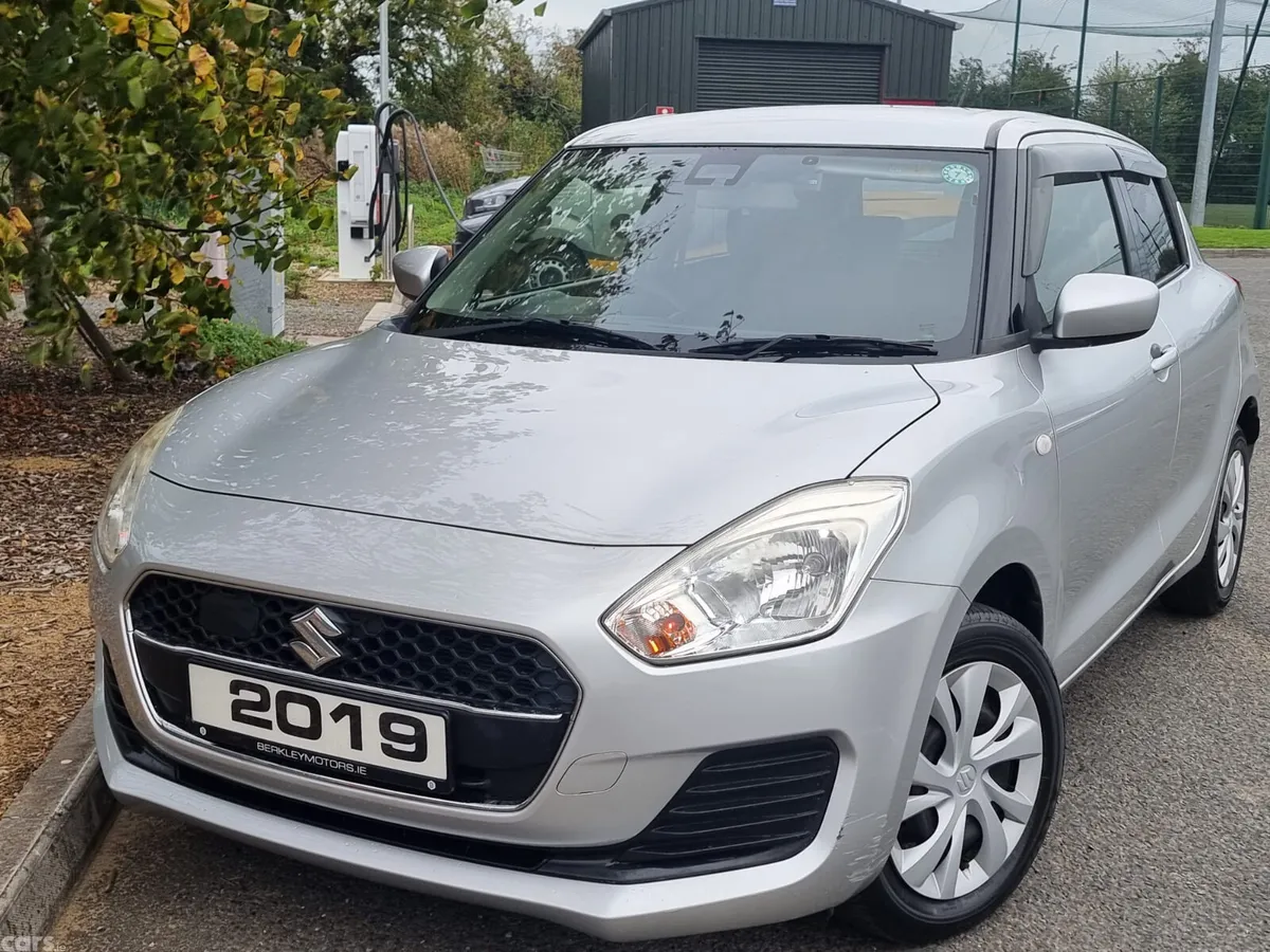 Suzuki Swift Hatchback, Petrol, 2019, Silver