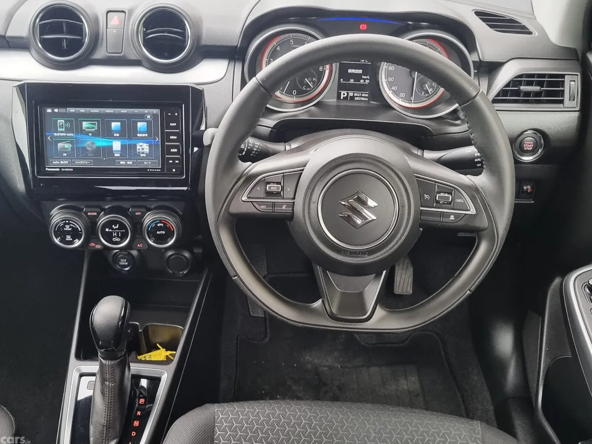 Suzuki Swift Hatchback, Petrol, 2019, Silver
