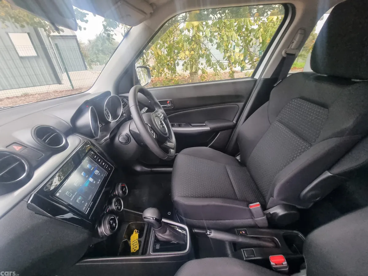 Suzuki Swift Hatchback, Petrol, 2019, Silver
