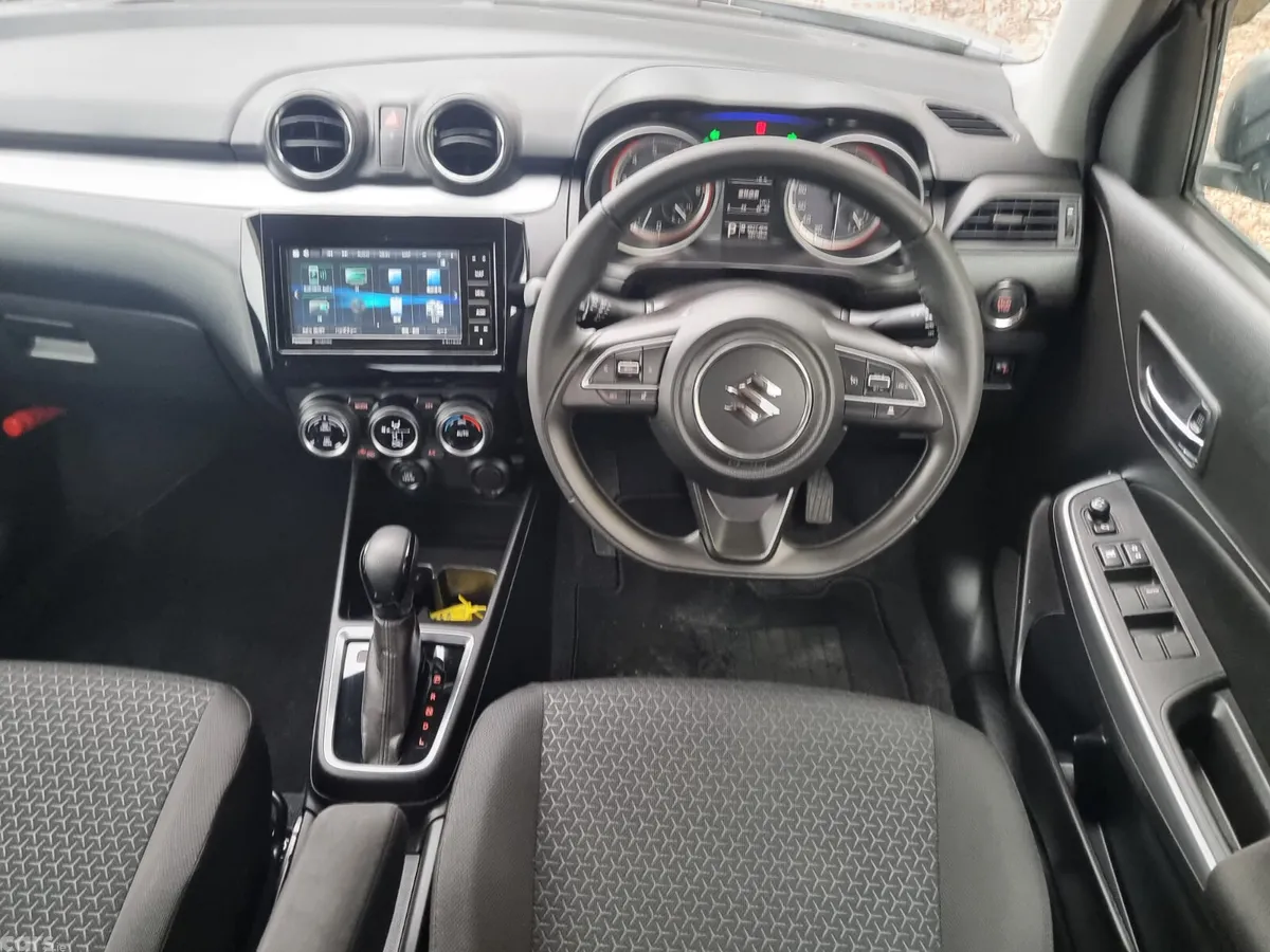 Suzuki Swift Hatchback, Petrol, 2019, Silver
