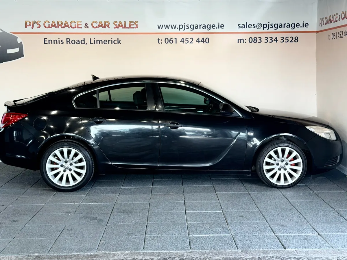 Opel Insignia Hatchback, Diesel, 2011, Black