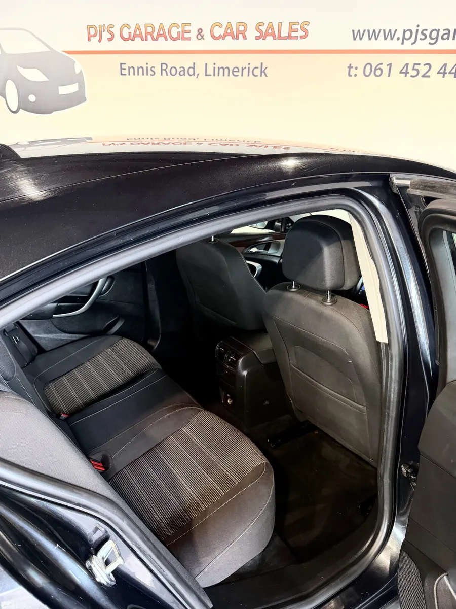 Opel Insignia Hatchback, Diesel, 2011, Black