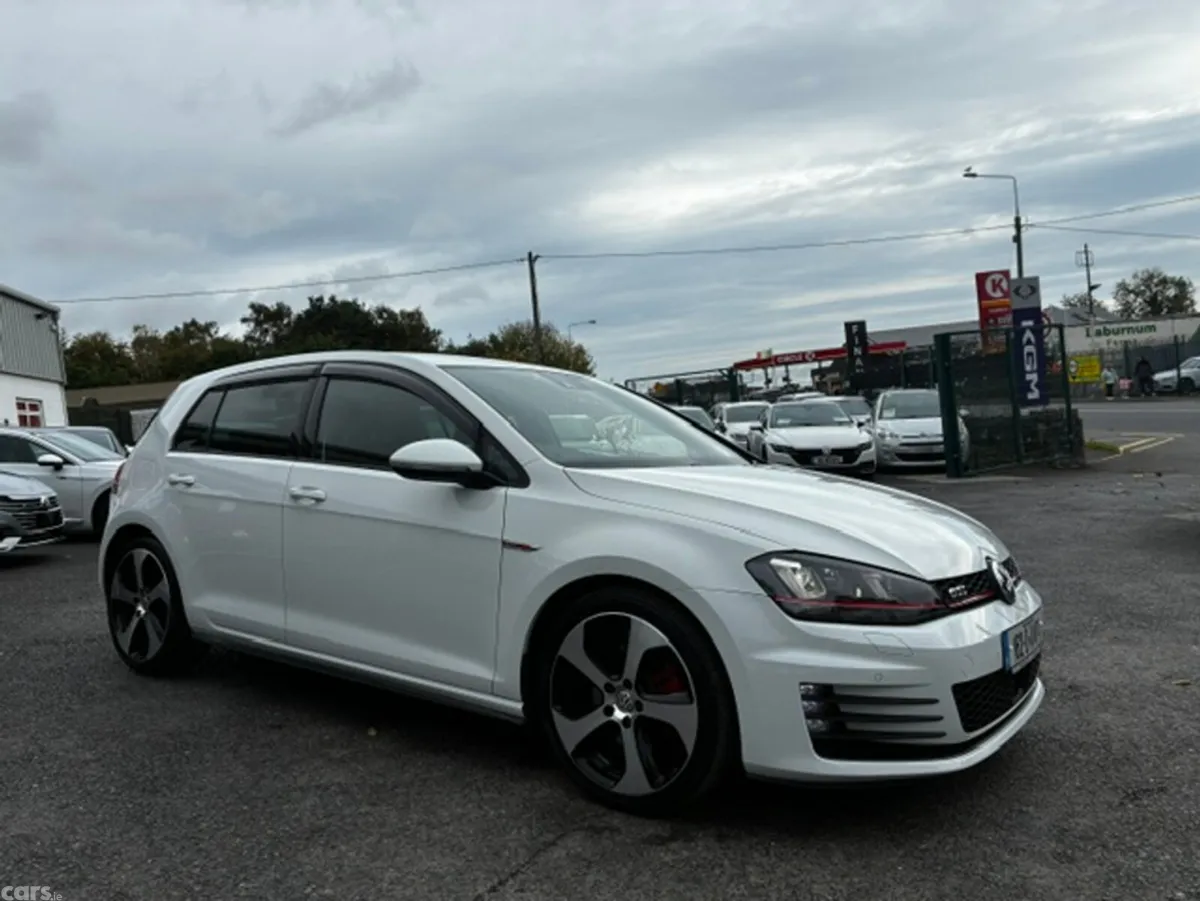 Volkswagen Golf Hatchback, Petrol, 2016, White