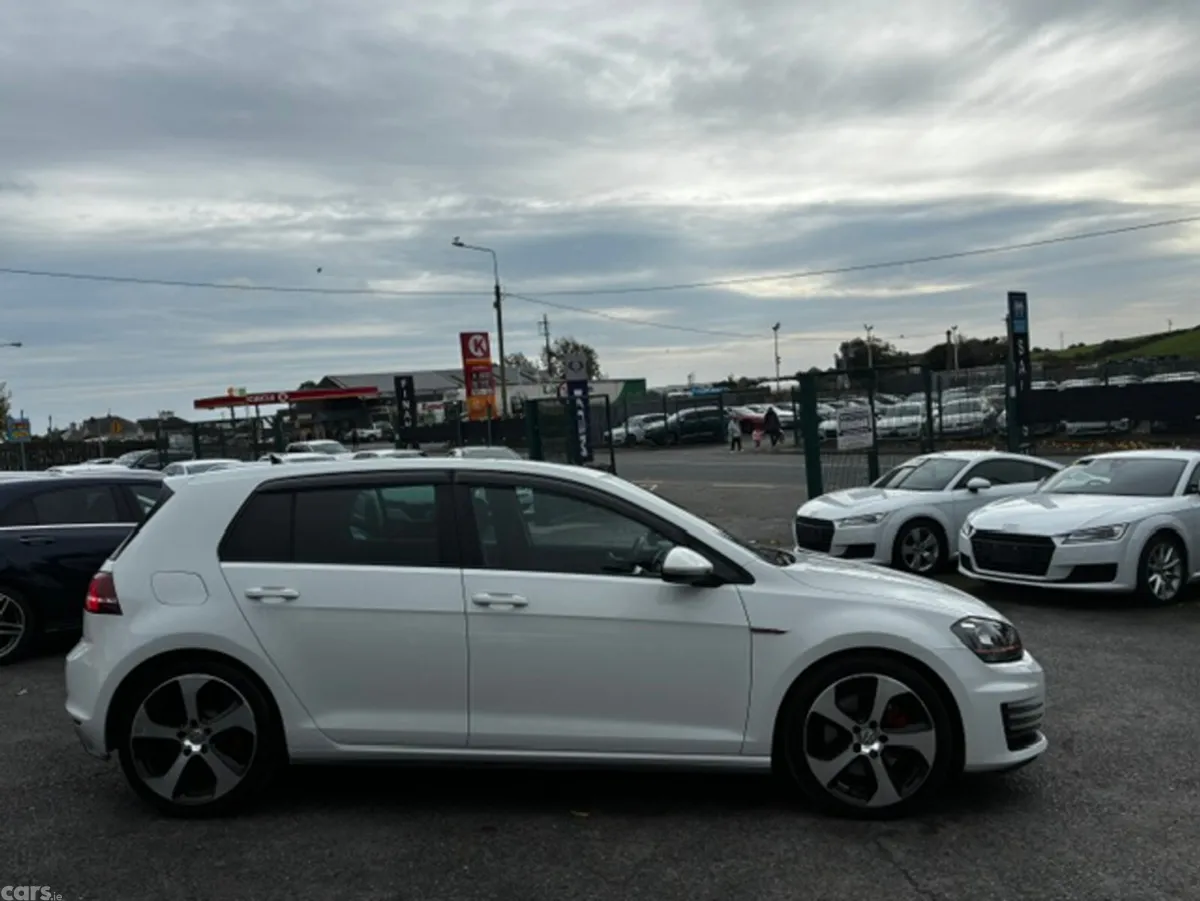 Volkswagen Golf Hatchback, Petrol, 2016, White