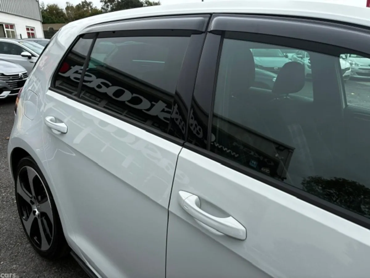 Volkswagen Golf Hatchback, Petrol, 2016, White