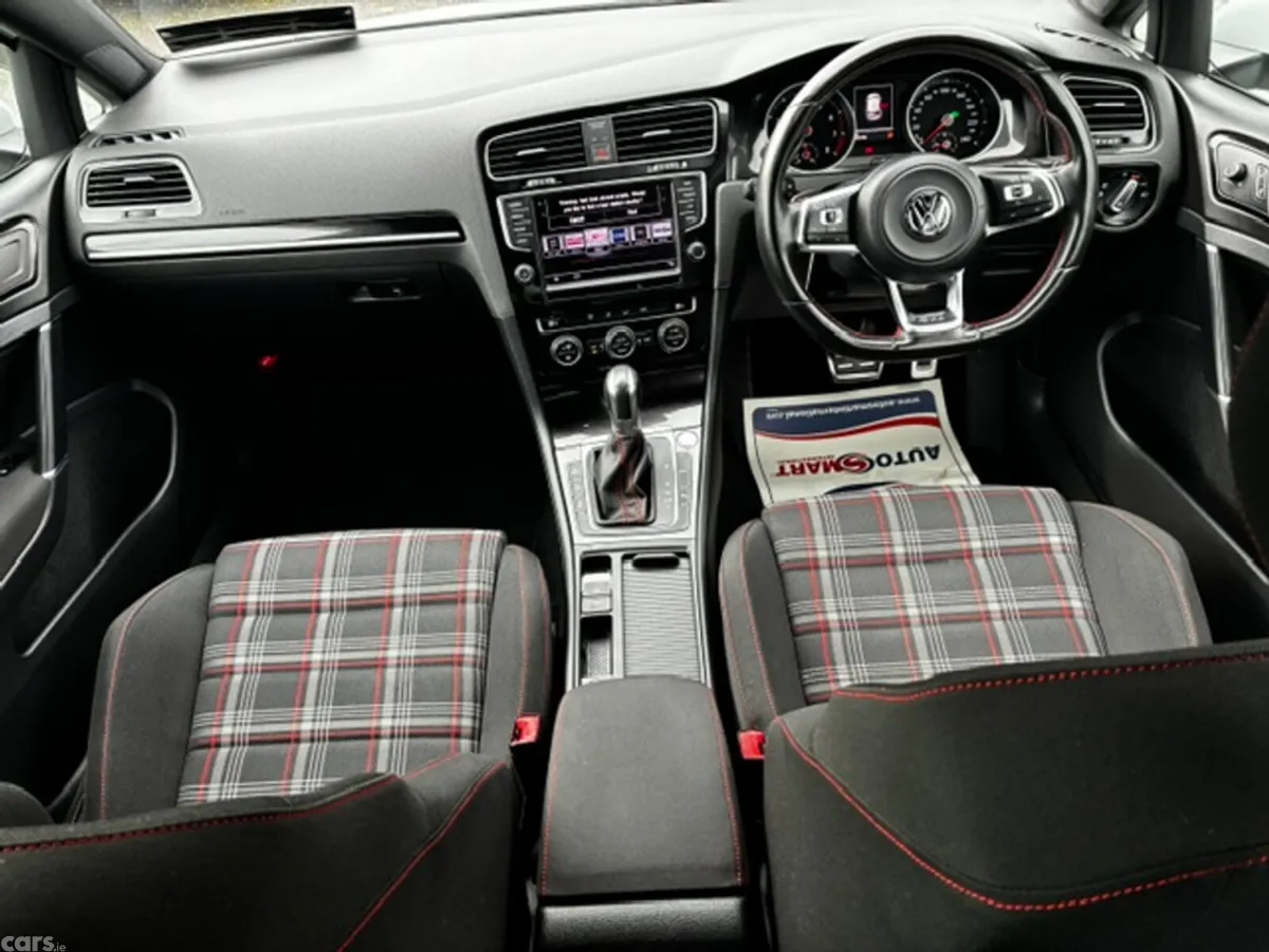Volkswagen Golf Hatchback, Petrol, 2016, White