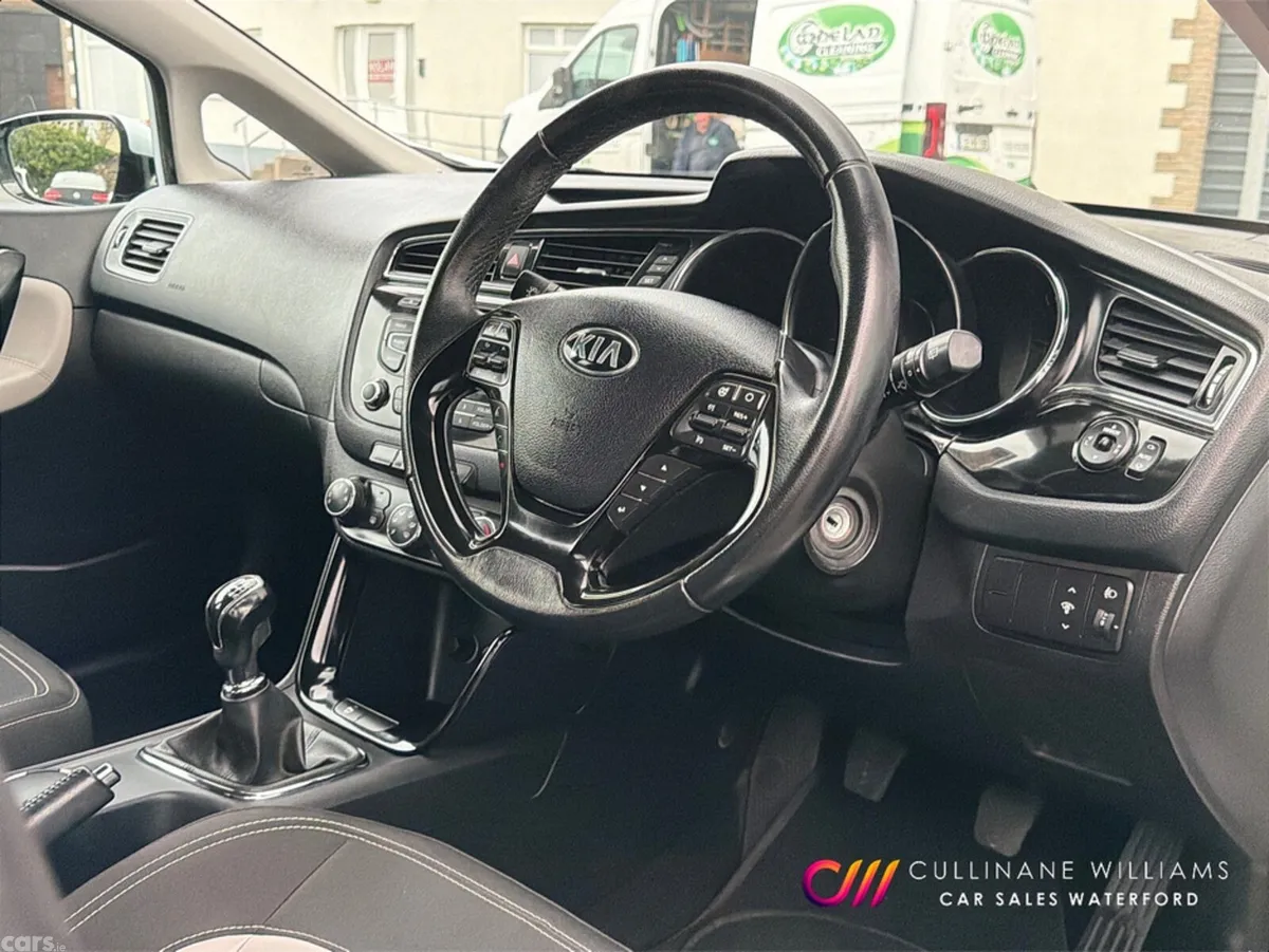 Kia Ceed Hatchback, Diesel, 2016, White
