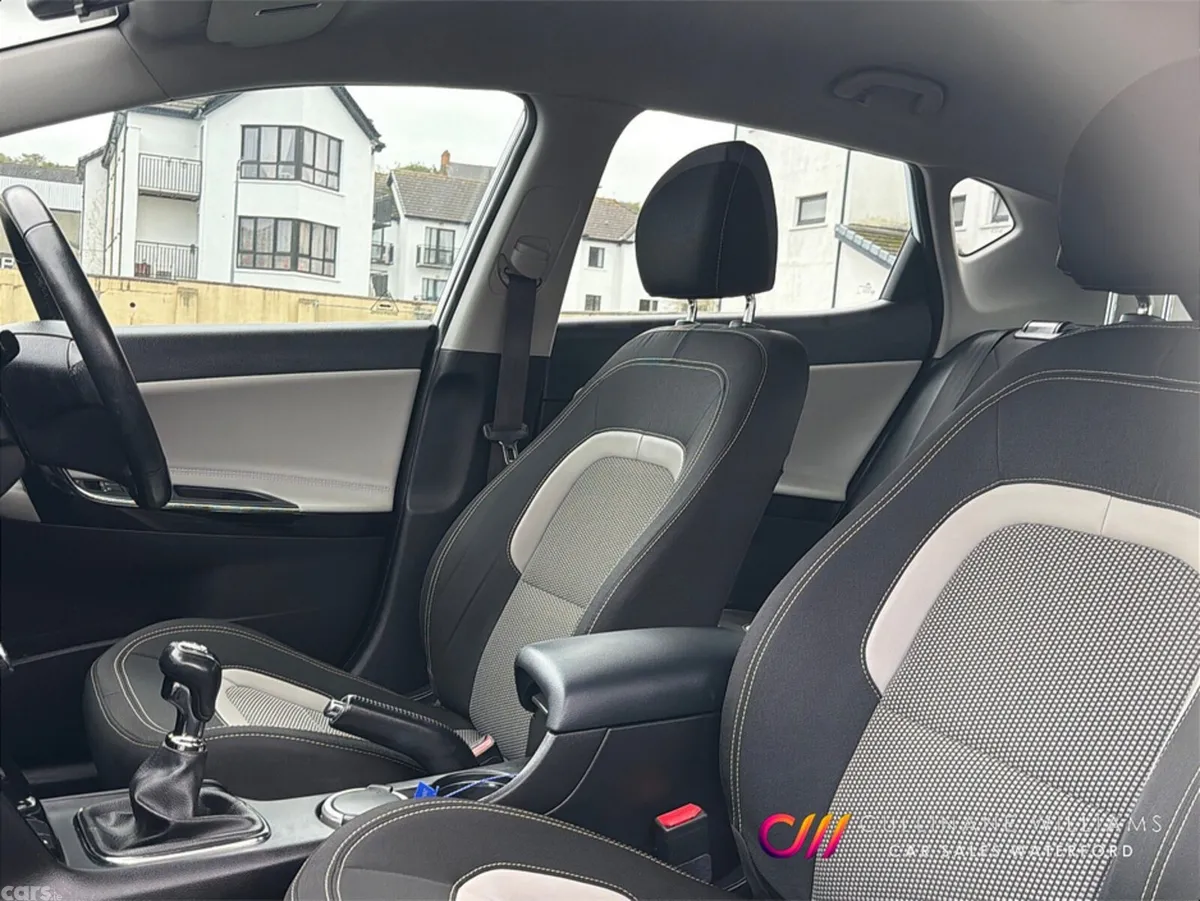 Kia Ceed Hatchback, Diesel, 2016, White