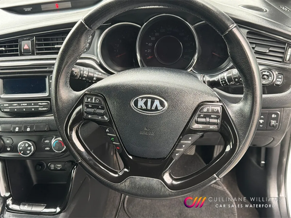 Kia Ceed Hatchback, Diesel, 2016, White