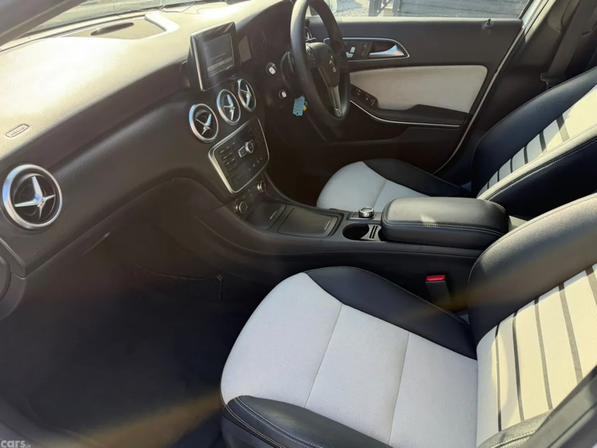 Mercedes-Benz A-Class Hatchback, Petrol, 2015, White