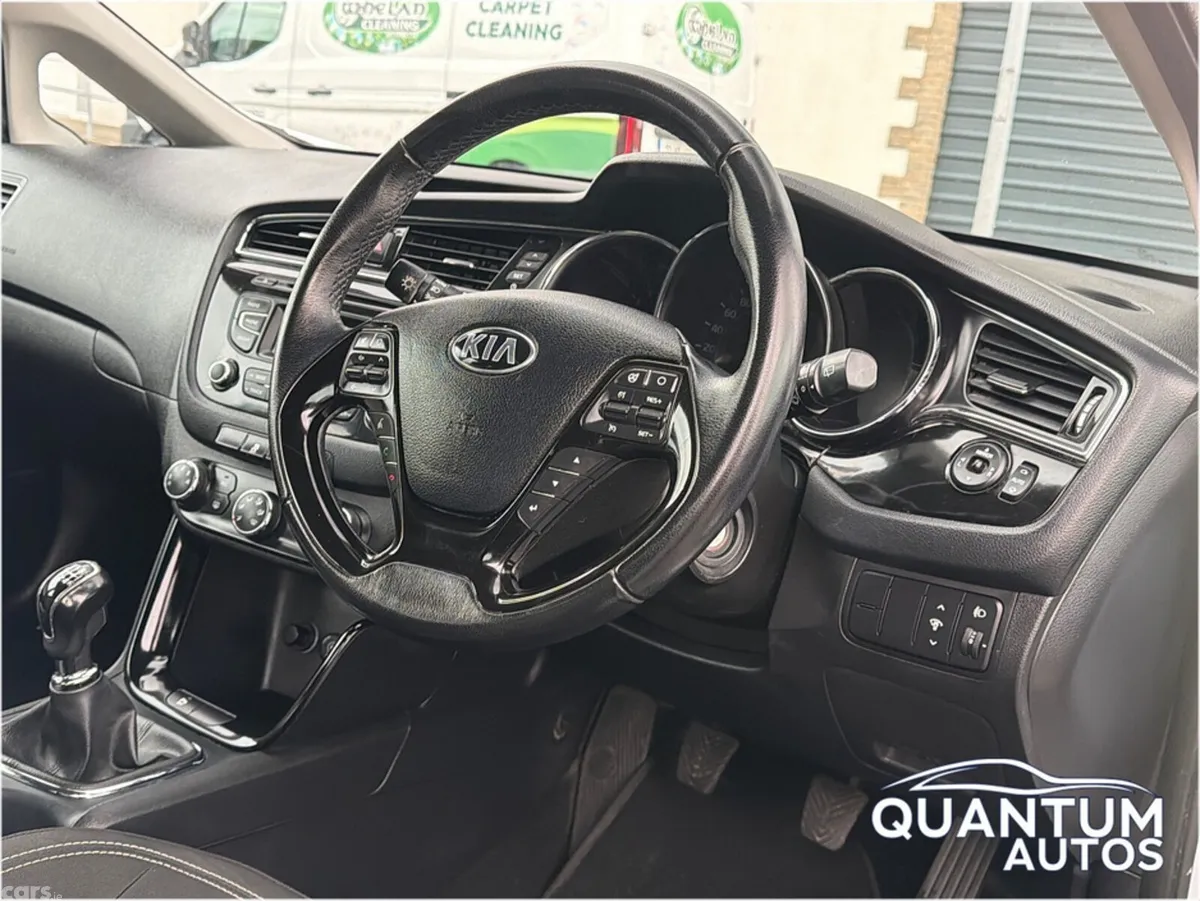 Kia Ceed Hatchback, Diesel, 2016, White