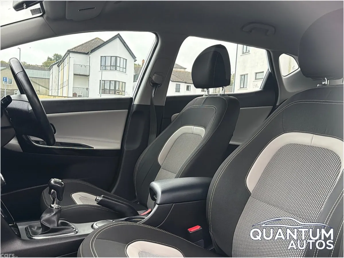 Kia Ceed Hatchback, Diesel, 2016, White