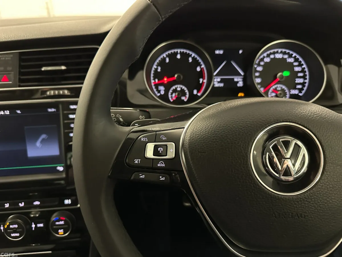 Volkswagen Golf Hatchback, Petrol, 2016, Blue